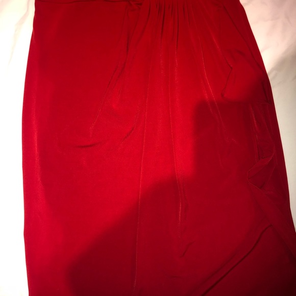 Red Dress - Picture 5 of 7